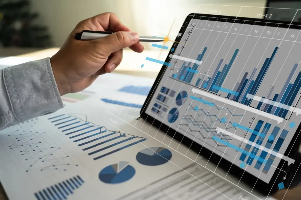 Analiza poslovnih grafikona na zaslonu računala za novi modul Statistika korisnika i tvrtki